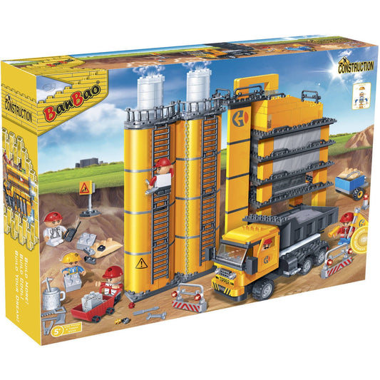 BanBao Construction Refinery 552-piece building set with yellow and orange industrial refinery structure, construction vehicles, worker figures, and accessories