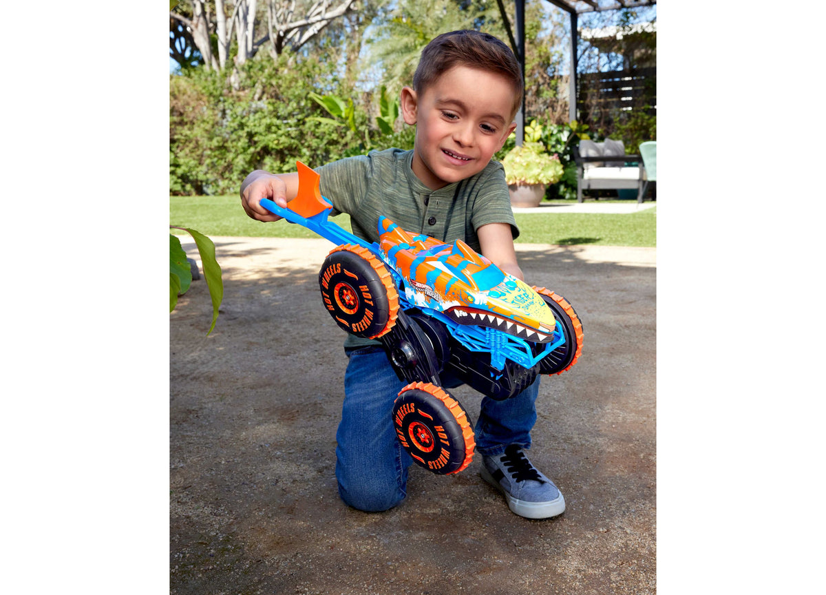 Hot Wheels Monster Trucks Tiger Shark Climber RC Vehicle in blue and orange with climbing tail