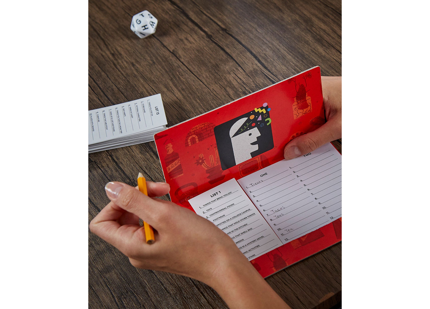 Hasbro Scattergories Classic Fast-Thinking Board Game