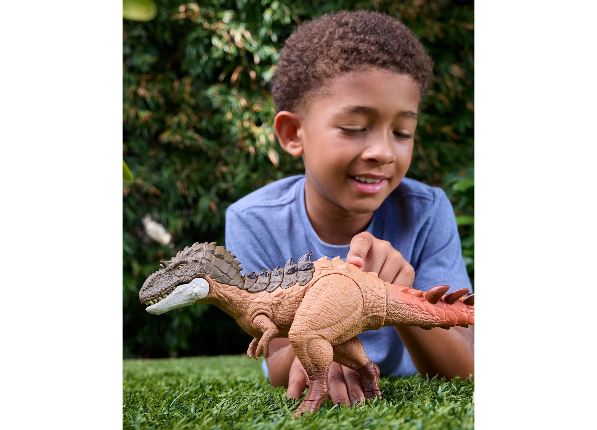 Jurassic World Gorgosaurus dinosaur action figure toy in tan and brown colors