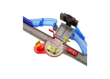 Disney Pixar Cars Stunting Speedway Playset with Piston Cup