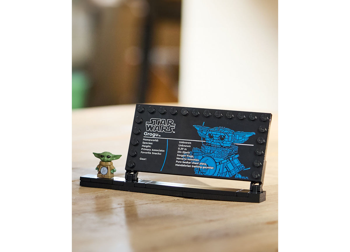 LEGO Star Wars Grogu Mandalorian Apprentice Building Set with green Grogu minifigure and blue character info plaque