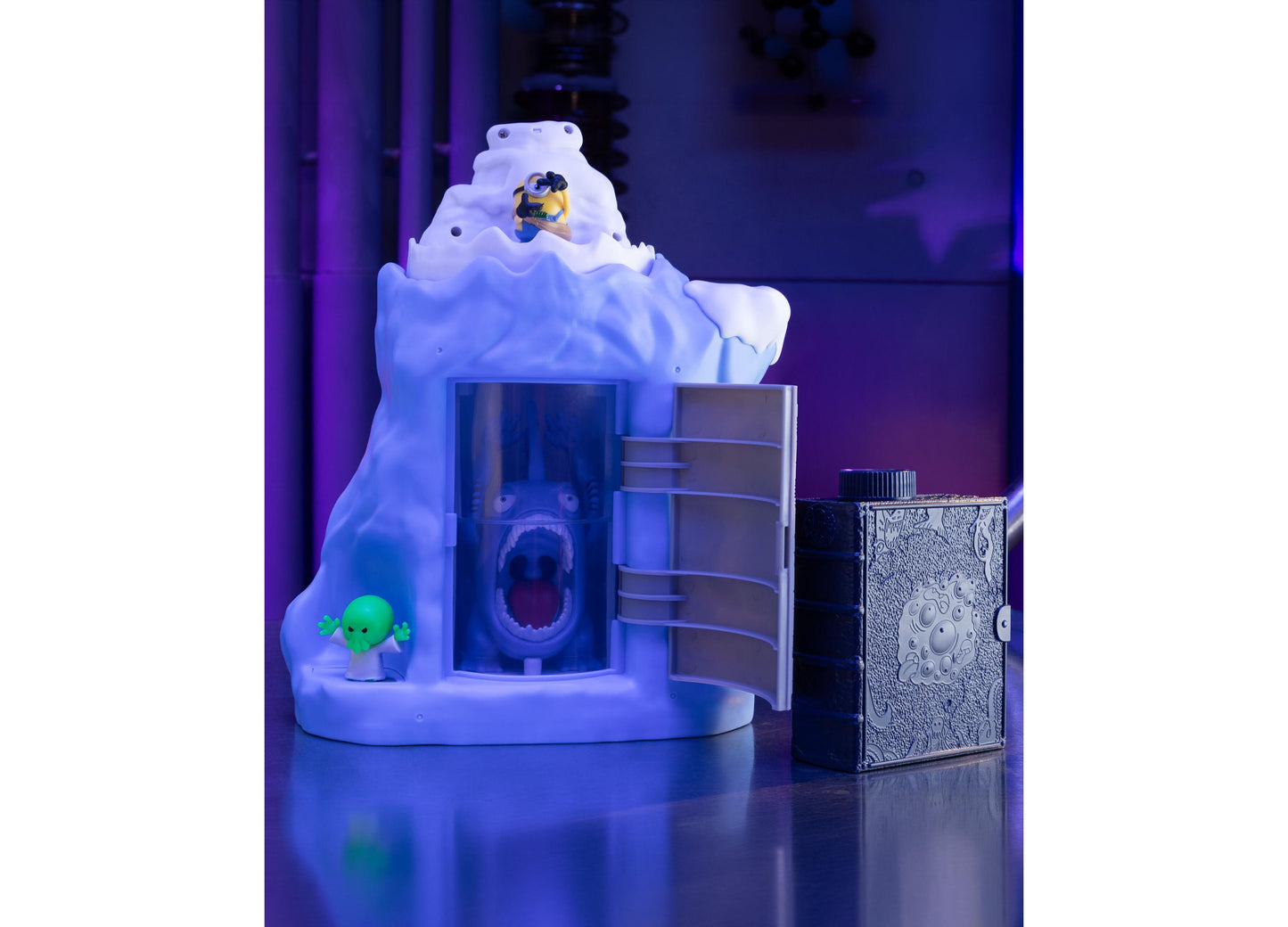 Despicable Me Minions 3 Monster Reveal playset with ice cave structure and character figures