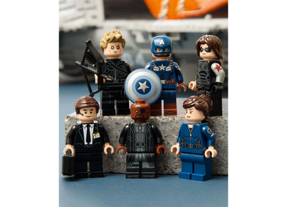 LEGO Marvel S.H.I.E.L.D. Helicarrier 76354 minifigures including Captain America with shield and Black Widow