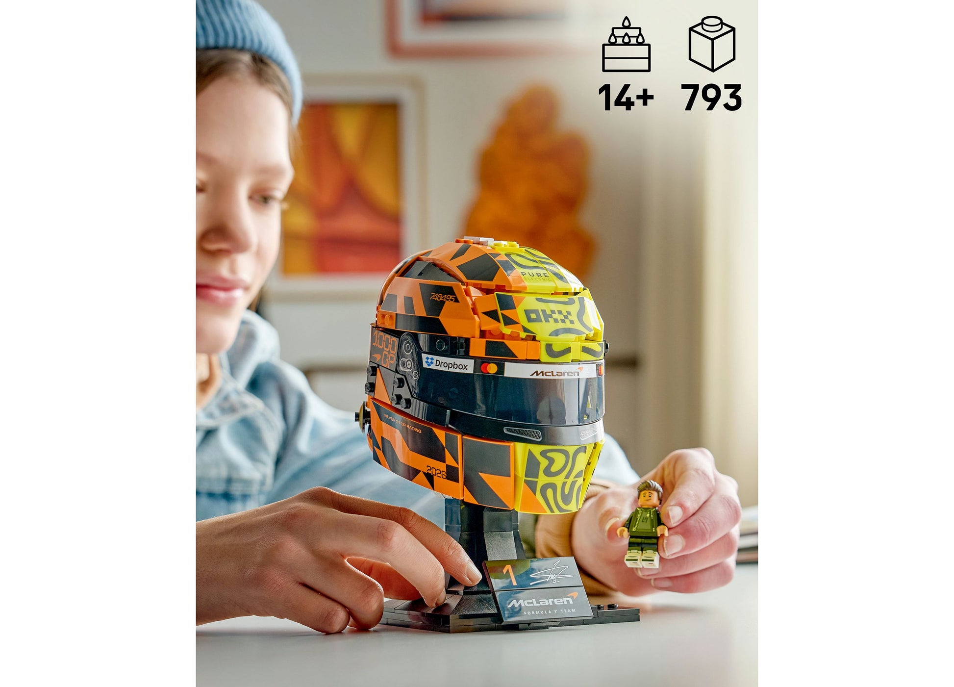LEGO McLaren F1 Lando Norris Helmet 43023 orange and black building set with minifigure