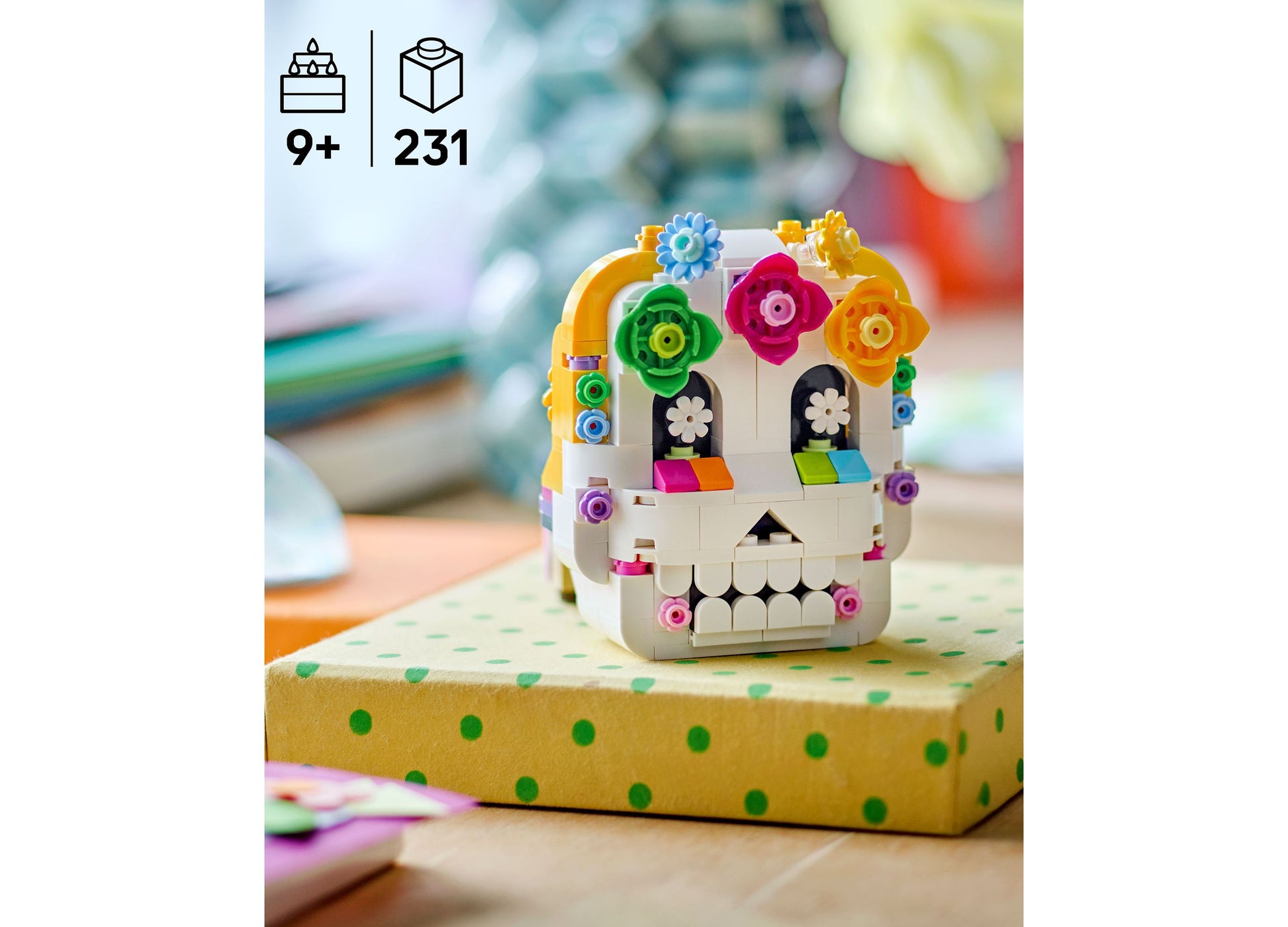 LEGO Día De Los Muertos Altar of the Dead 40811 building set with colorful flowers and skeleton decorations