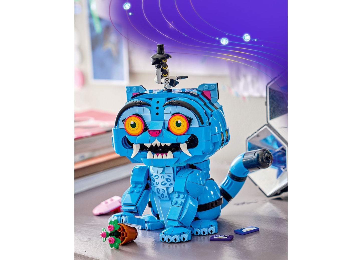 LEGO KPop Demon Hunters Derpy Tiger blue buildable figure with yellow eyes and top hat