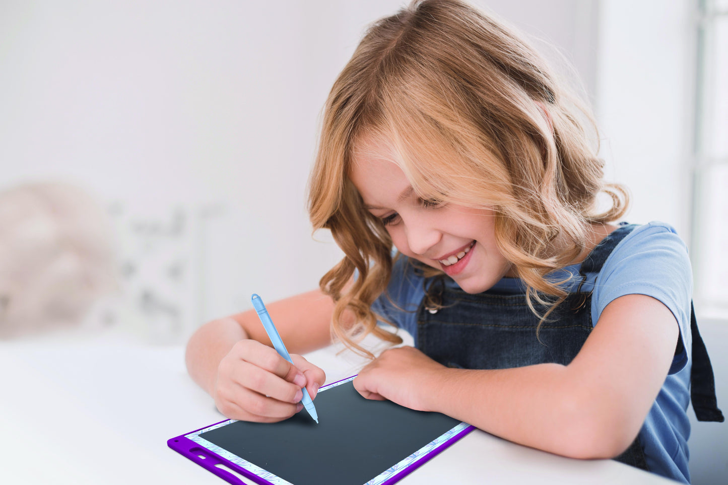 ArtZone Multicolor 11'' E-Ink Learning Tablet with Stencils - Frozen Theme