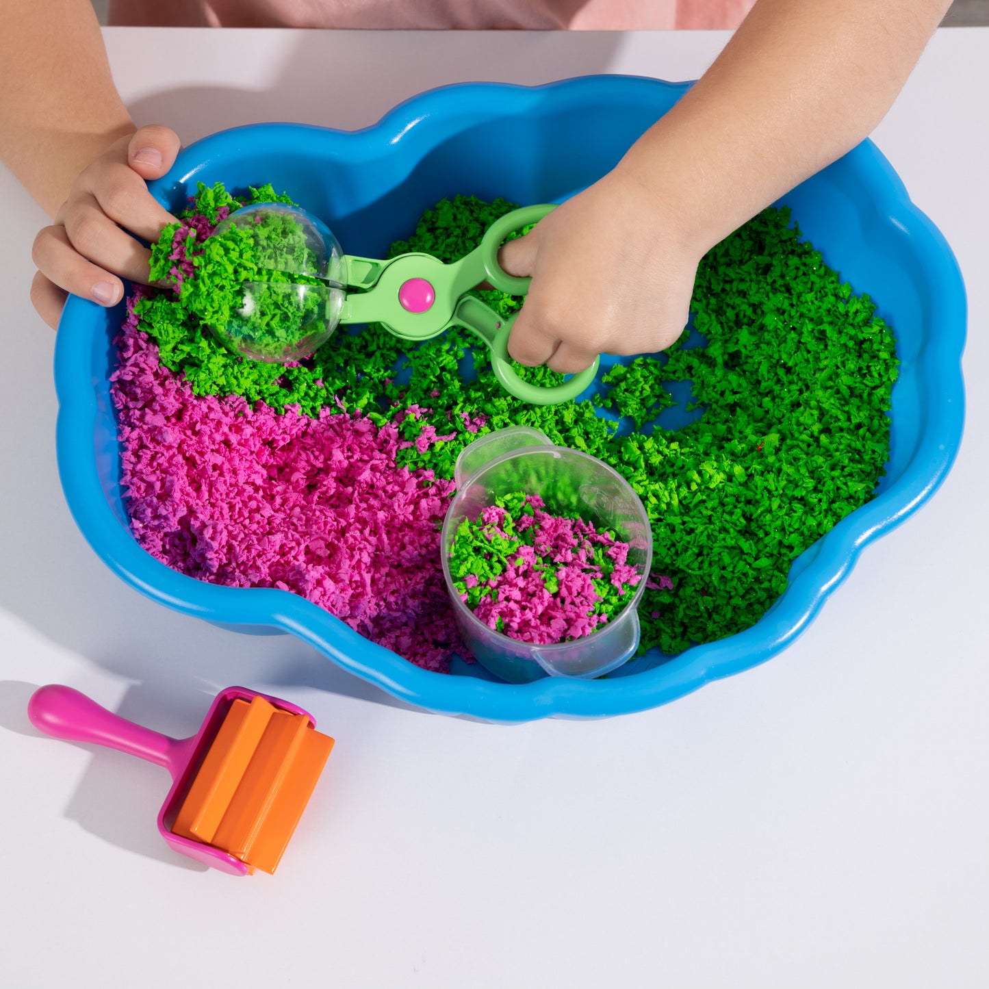 Educational Insights Playfoam® Pluffle™ Sensory Station