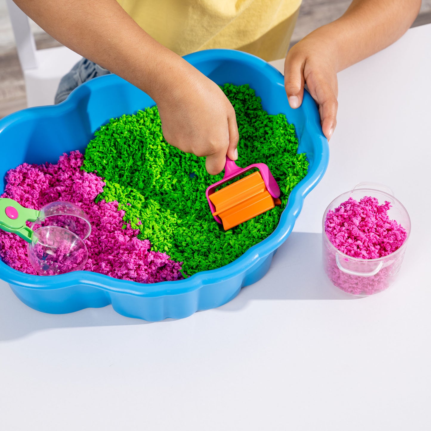 Educational Insights Playfoam® Pluffle™ Sensory Station