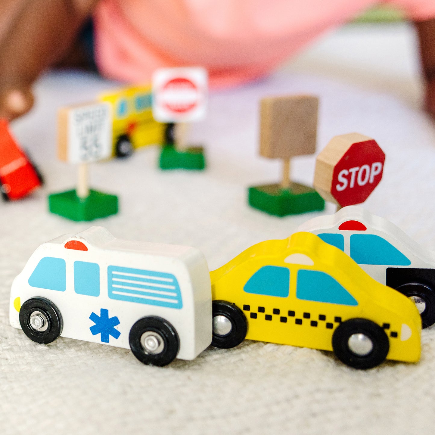 Melissa & Doug Wooden Traffic Adventure Play Set - 15 Pieces