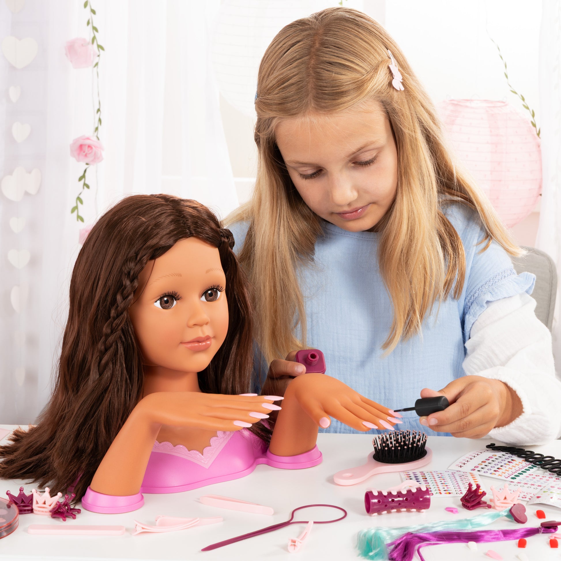 Charlene Magic Nails brunette doll with styling head and nail accessories