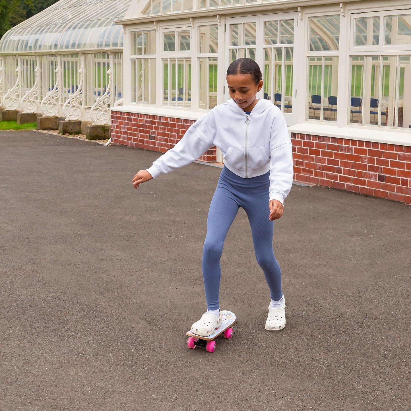 Ozbozz 17" Princess Skateboard - Dynamic Flashing Wheels & Wooden Deck